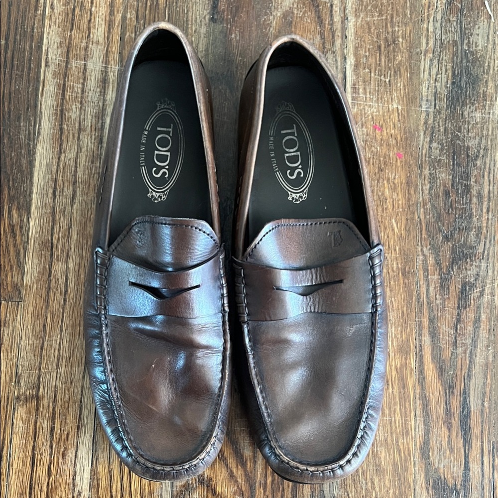 Tod's Men's Brown Leather Loafers used in good condition